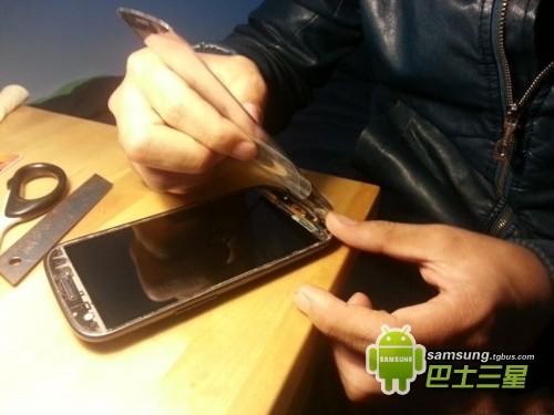三星i9300换边框教程-图3