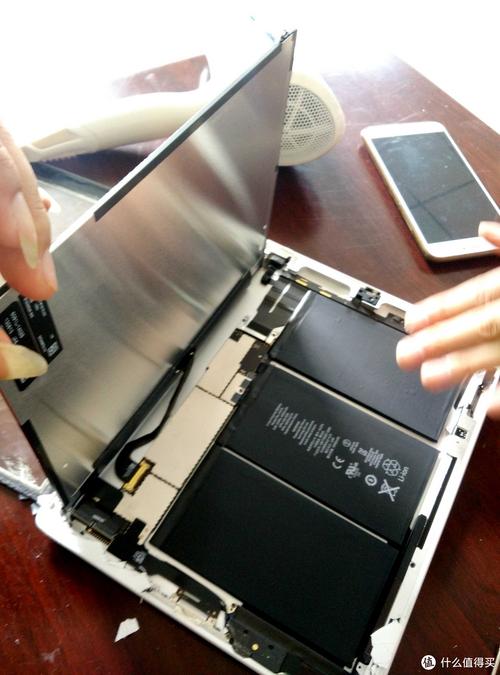 iPad2拆机教程有哪些关键步骤？-图3